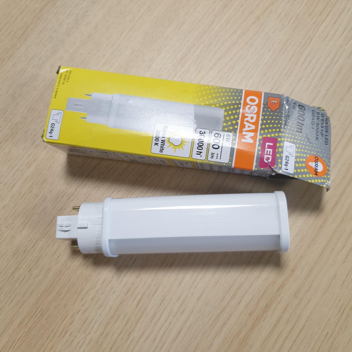 236966 - OSRAM Llambë LED DULUX D/E 13 për prizë G24Q-1, 6 vat, 600 lumen, e bardhë e ngrohtë (3000K), e rrotullueshme