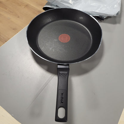 262158 - TEFAL Tigan B55506 Easy Cook and Clean, 28 cm, shtresë jo ngjitëse, tregues termik, e zezë