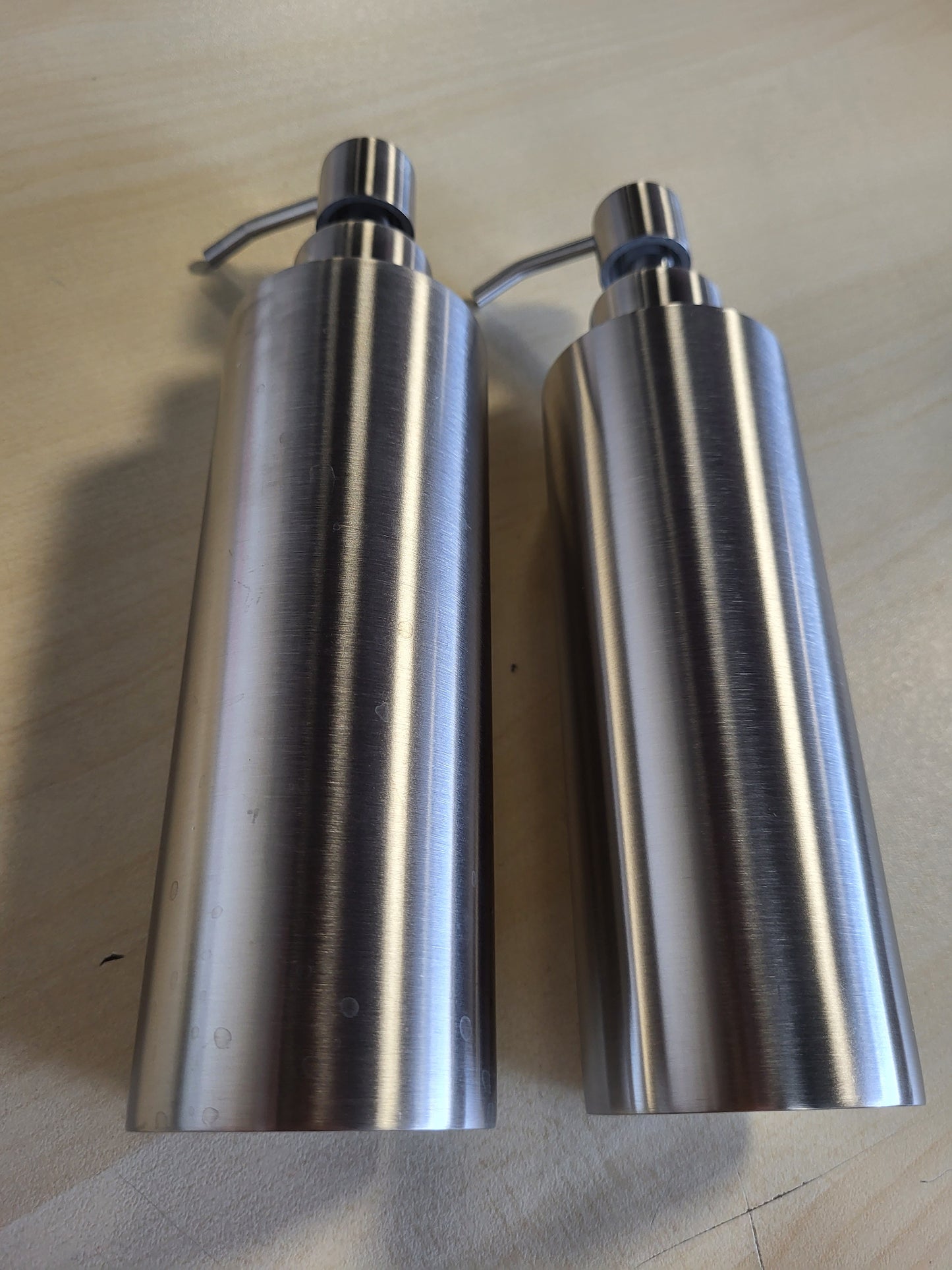 185356 - RELAXDAYS Dispenser Sapuni 2X, Kapacitet 300ml, Çelik Inox, i Rimbushshëm, Përdorim për Sapun, Xhel Dushi, në Banjo dhe Kuzhinë, Argjend