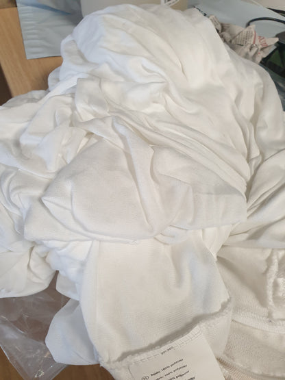 141892 - Savel – Mbulesë dysheku prej mikrofibre Terry – Elastike dhe e rregullueshme, 200 × 190/200 cm, me mbrojtje nga të gjitha anët, për dyshekë deri në 30 cm lartësi, me mbyllje me zinxhir.