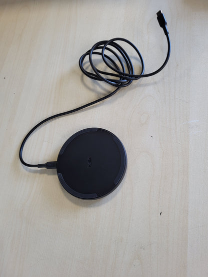 266769 - BELKIN Shtresë karikimi pa tel (15W) – Karikues Qi për Apple iPhone 16, Serinë iPhone 15/14/13, AirPods, përfshirë kabllo 1.5m