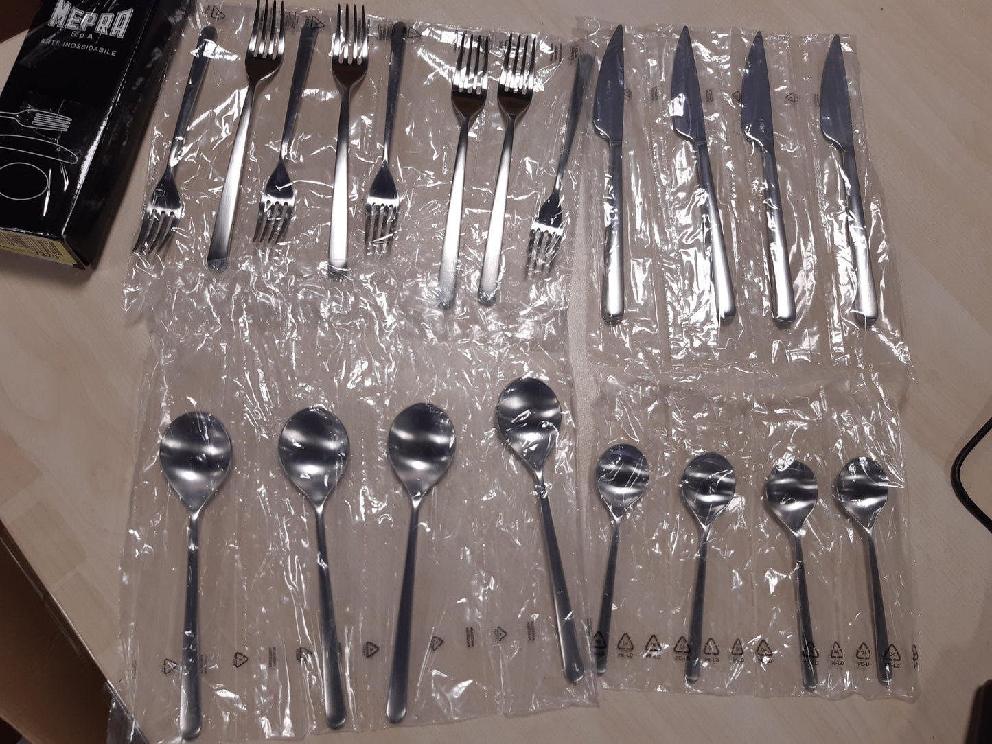 191073 - MEPRA SPA - Set takëmesh Linea Ice, 20 copë