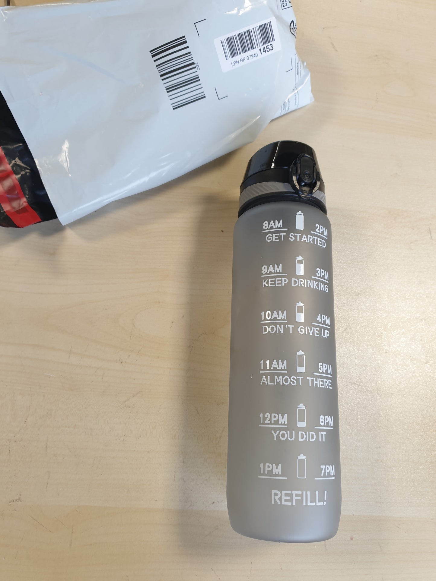253888 - ROE Tenpo Shishe Uji Sportive 1L Tritan, e sigurt për larje në makinë larëse enësh, pa BPA, e papërshkueshme nga rrjedhjet