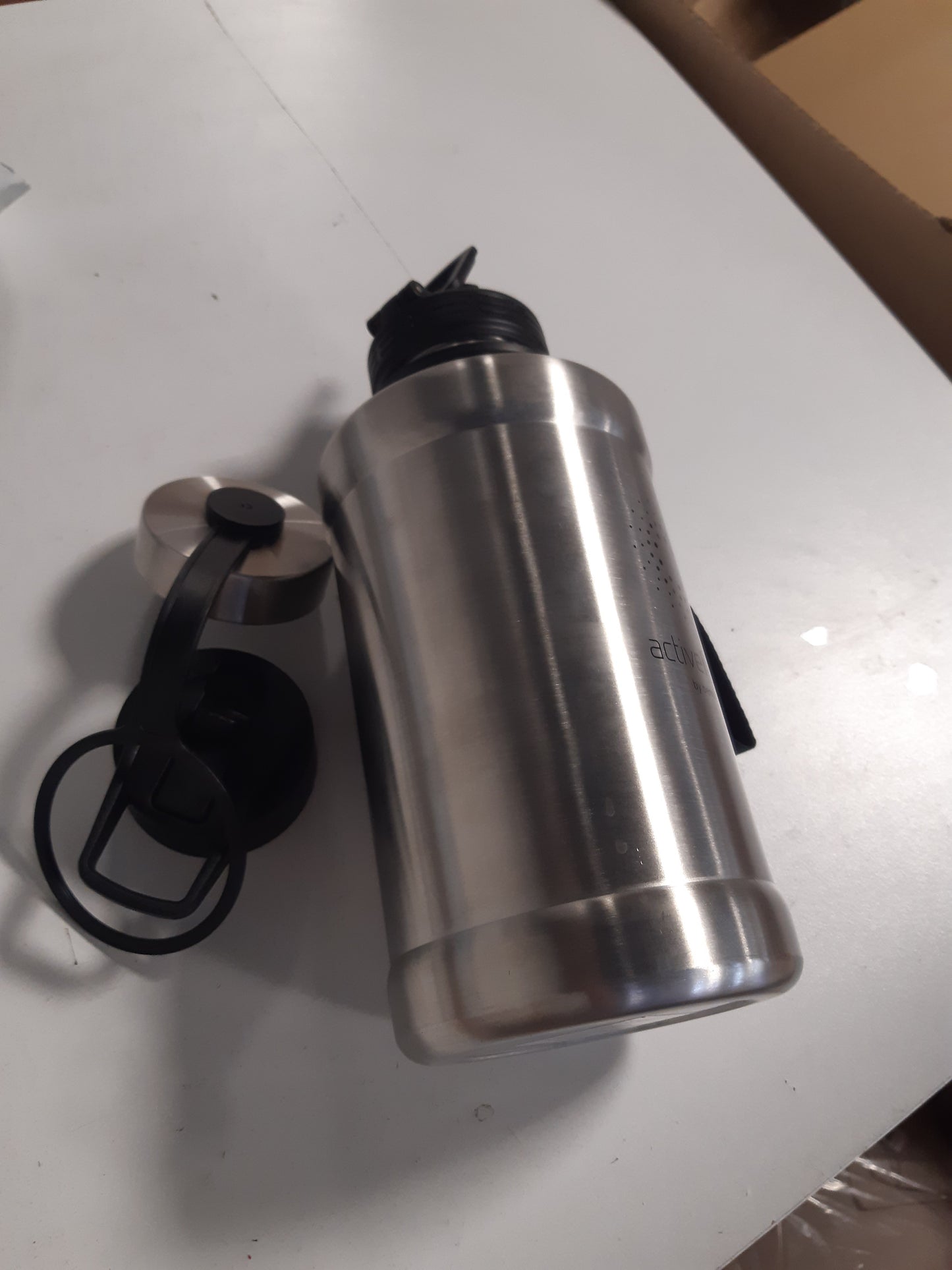 214250 - Shishe për Pije prej Çeliku Inoks, 1.3 / 2.2 Litra, Pa BPA, E papërshkueshme nga rrjedhjet