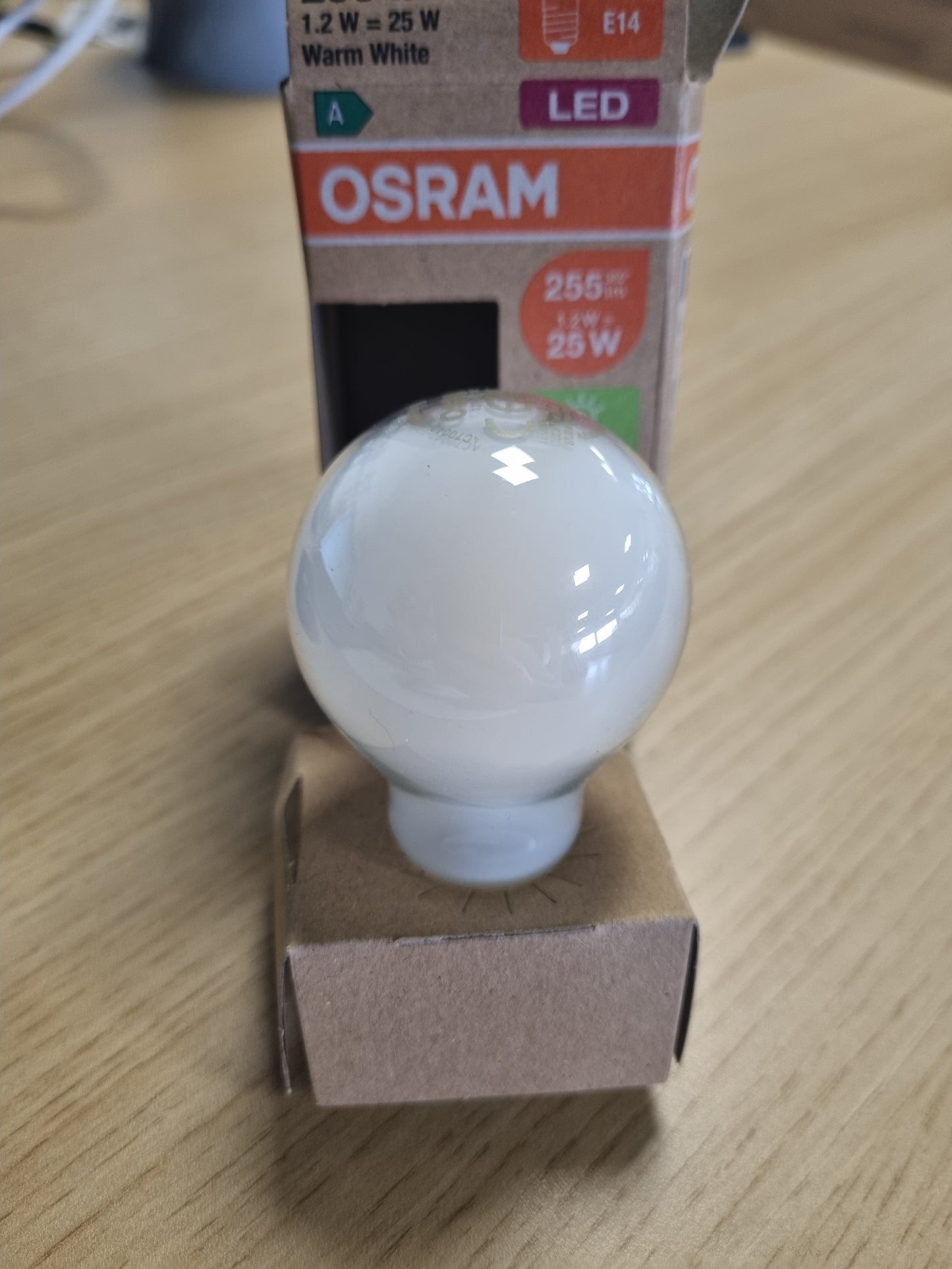 186671 - OSRAM Llambë LED në Mini-Sfere, Filament Dekorativ, Klasa Efikasiteti Energjisë A, E14, 1.2 W, 255 lm, 2700 K, e Bardhë e Ngrohtë, Pa Ngrohje, Akull-Mbuluar
