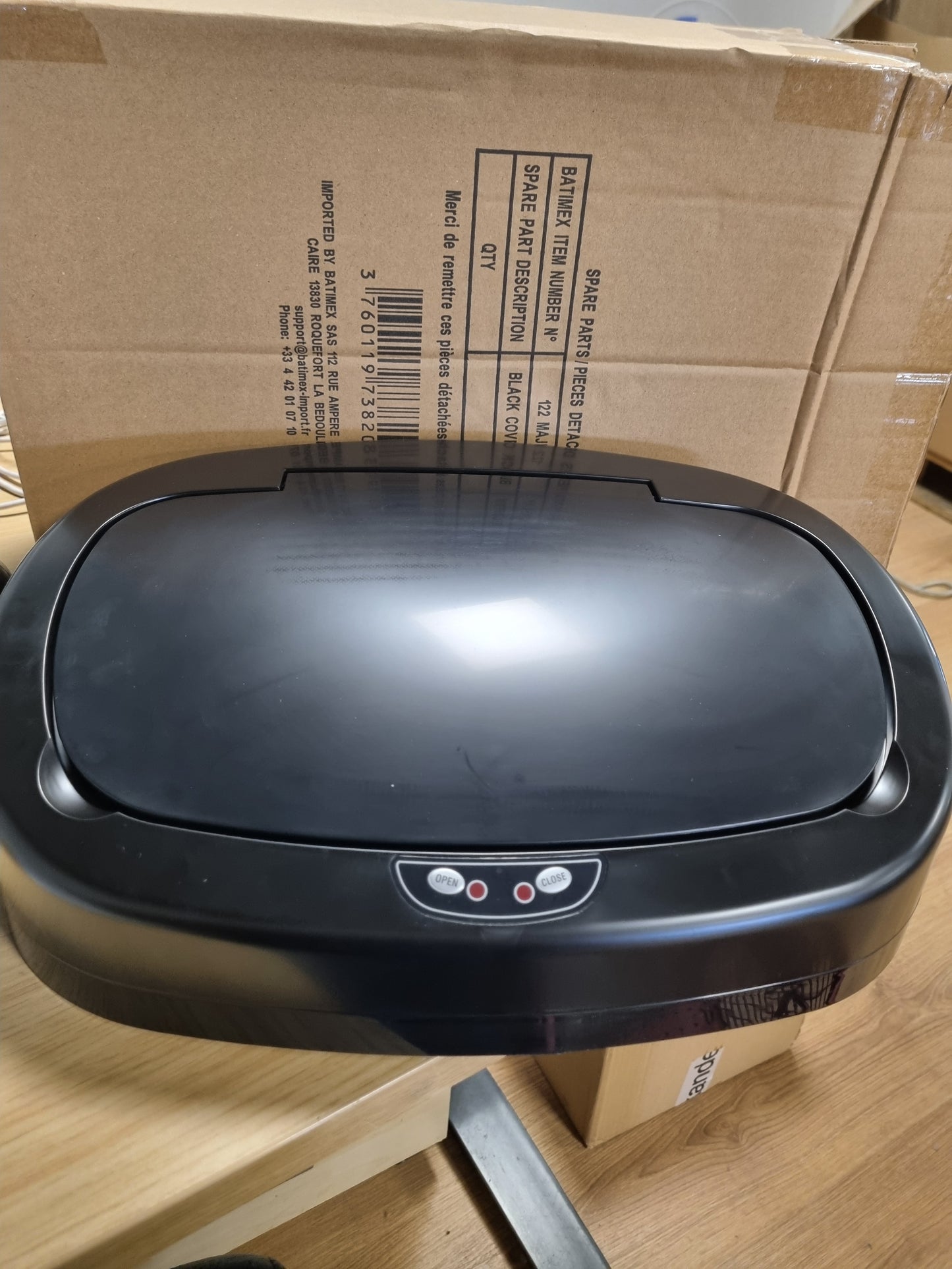 213642 - KITCHEN MOVE Kapak Automatik Drejtkëndor për Koshin e Plehrave, Modeli MAJESTIC BLACK