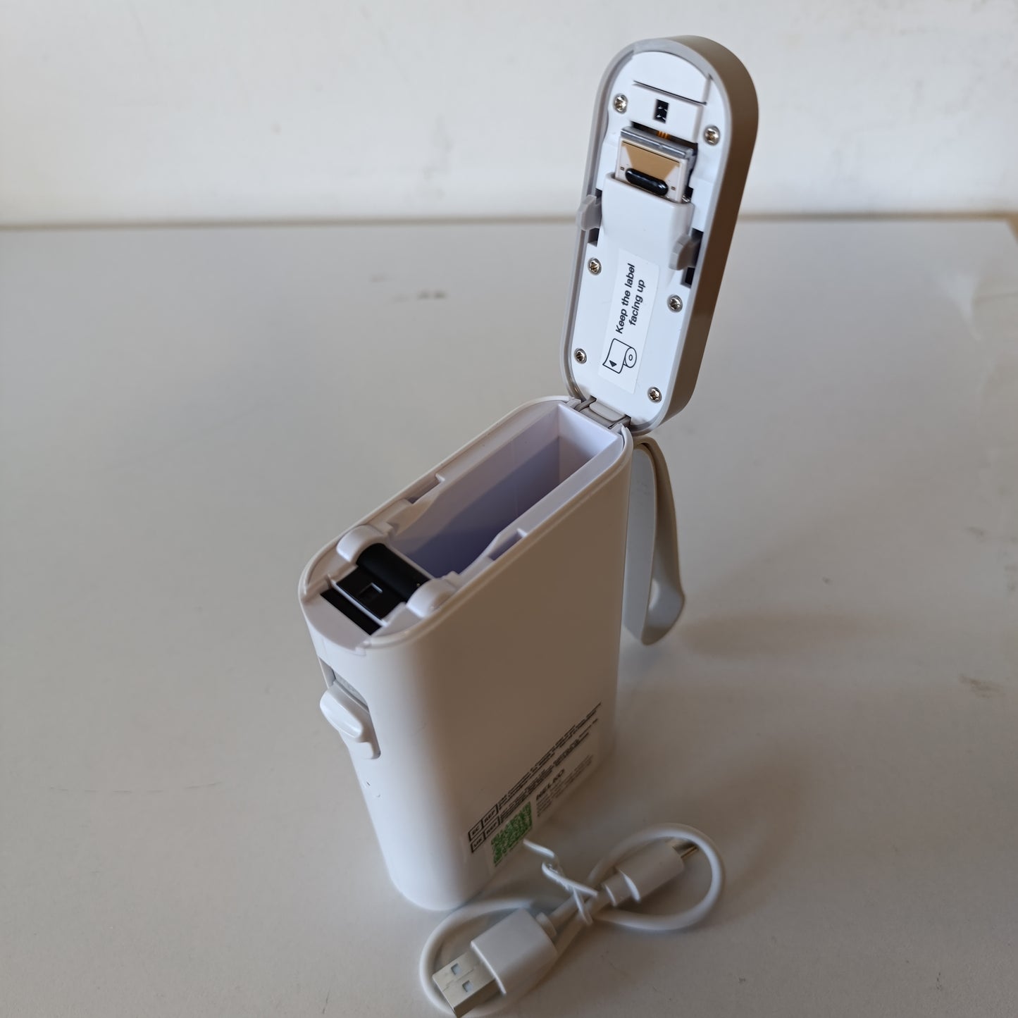 268887 - NELKO Printer Etiketash Portative P21 me Bluetooth, Mini Printer Etiketash Vetëngjitës, Pa Tel, i Bardhë