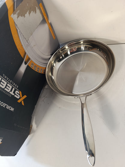 213320 - MORLEOS Tigan prej çeliku inox 18/10 Ø 30cm, 5 shtresa, 1.5kg, i përshtatshëm për furrë deri në 400°C