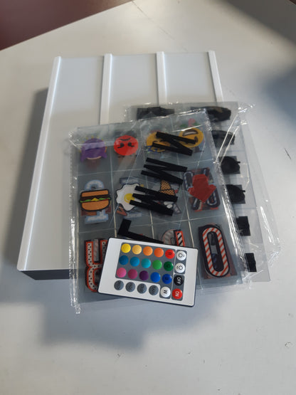 246975 - KUTI DRITASH LED TAVADA, A4, 294 shkronja dhe emoji, mundësuar nga USB dhe bateri.