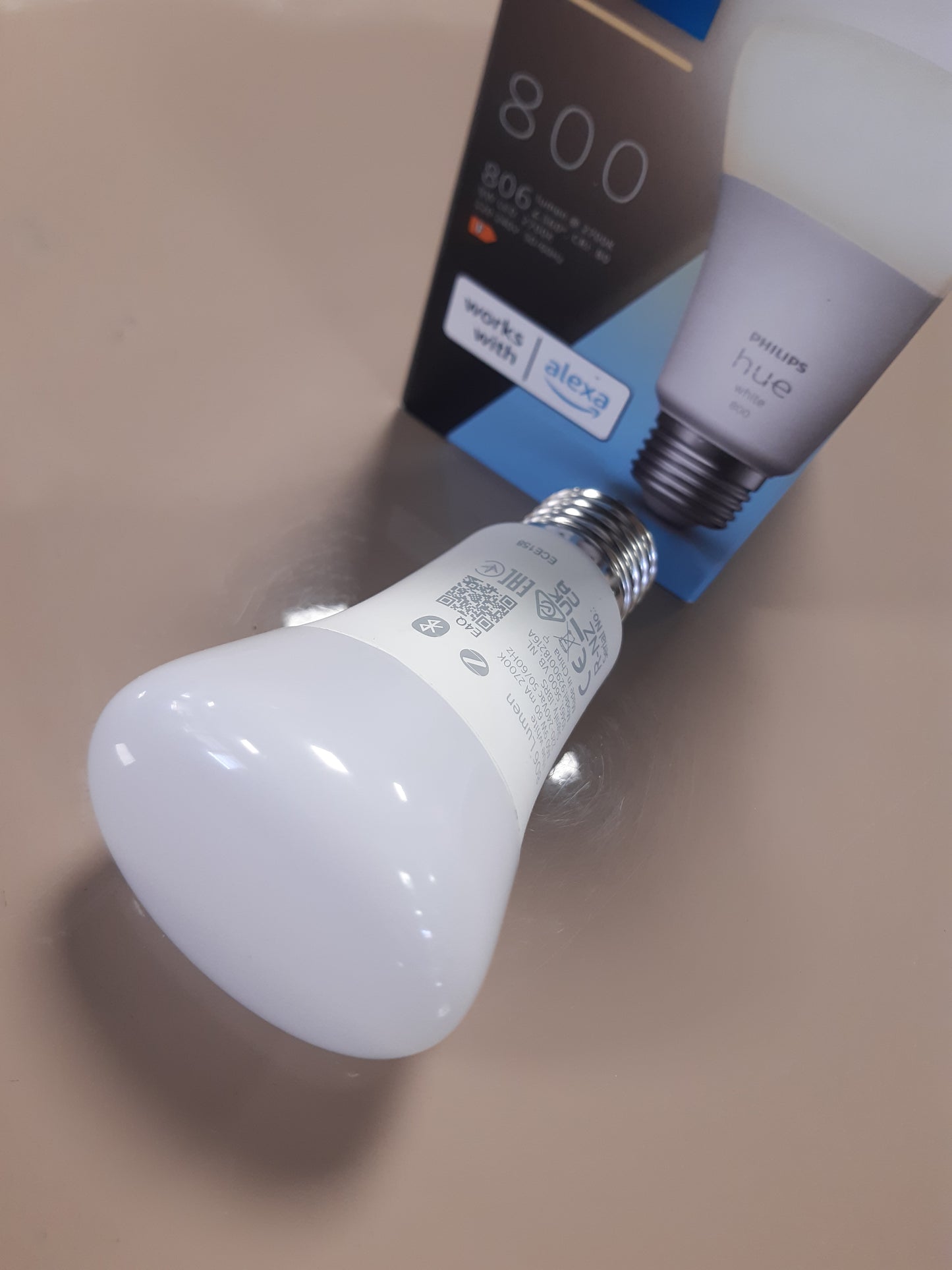 210652 - PHILIPS Hue White - Llambë LED E27 e lidhur, Kontroll nëpërmjet Alexa, Google Assistant, Apple HomeKit, Ndriçim i Personalizuar dhe Kursim Energjie