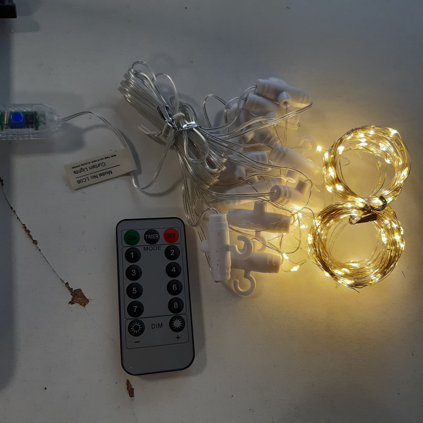 168635 - BTFARM Perde LED 2x2m me 200 Drita, Kontrolli me Telekomandë, 8 Mode, Kohëmatësi, Energji USB, Rezistent ndaj Ujit, përdorim për Dhomë Gjumi, Festë, Dekorim Krishtlindjesh; Ngjyra: E Bardhë e Ngrohtë