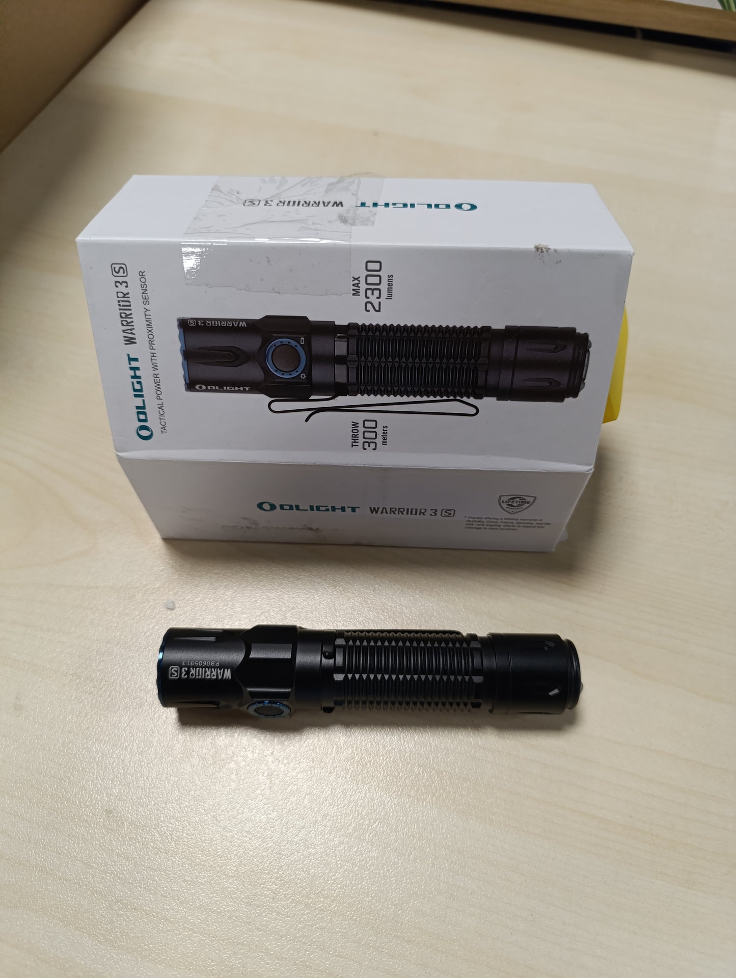 245074 - OLIGHT Dritë dore ultra e fuqishme LED Warrior 3S, 2300 Lumens, 300M, elektrik dore taktike e rikarikueshme IPX8, me sensor afërsie, çelës të dyfishtë, karikim USB