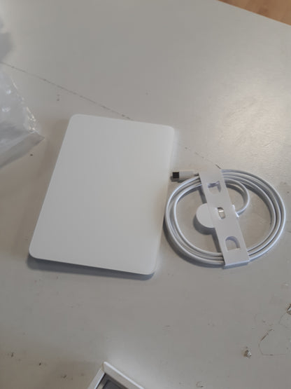 267688 - APPLE Magic Trackpad - Bluetooth, i rikarikueshëm, i pajtueshëm me Mac ose iPad, i bardhë, sipërfaqe me shumë prekje (USB-C)