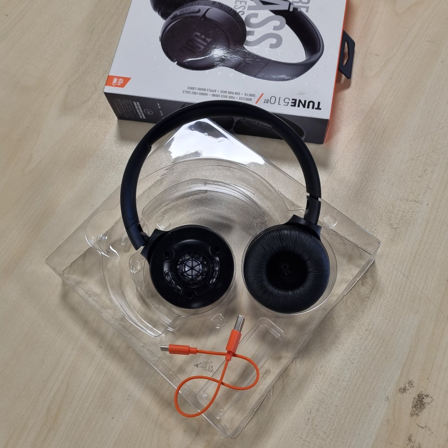 268064 - JBL Kufje Tune 510 BT Bluetooth On-Ear, të zeza, palosshme, deri në 40 orë jetëgjatësi e baterisë