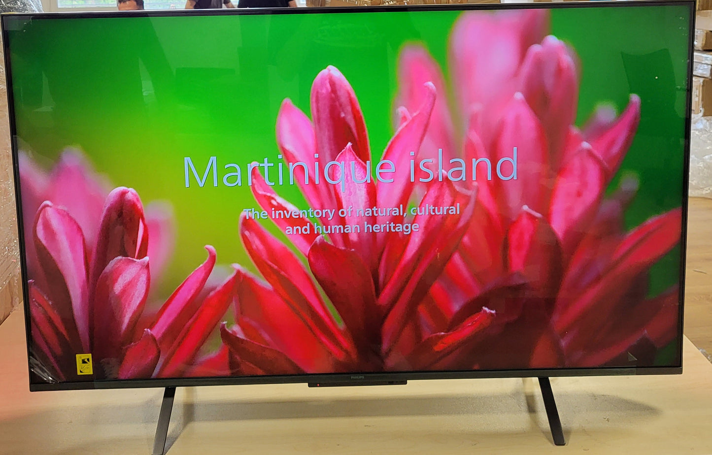 188588 -  PHILIPS Ambilight 55PUS8109 - Smart TV LED 4K, Ekran 55, me OS Titan, Pixel Precise Ultra HD dhe Dolby Atmos Sound, Funksionon me Alexa dhe Google Voice Assistant, Satin Chrome