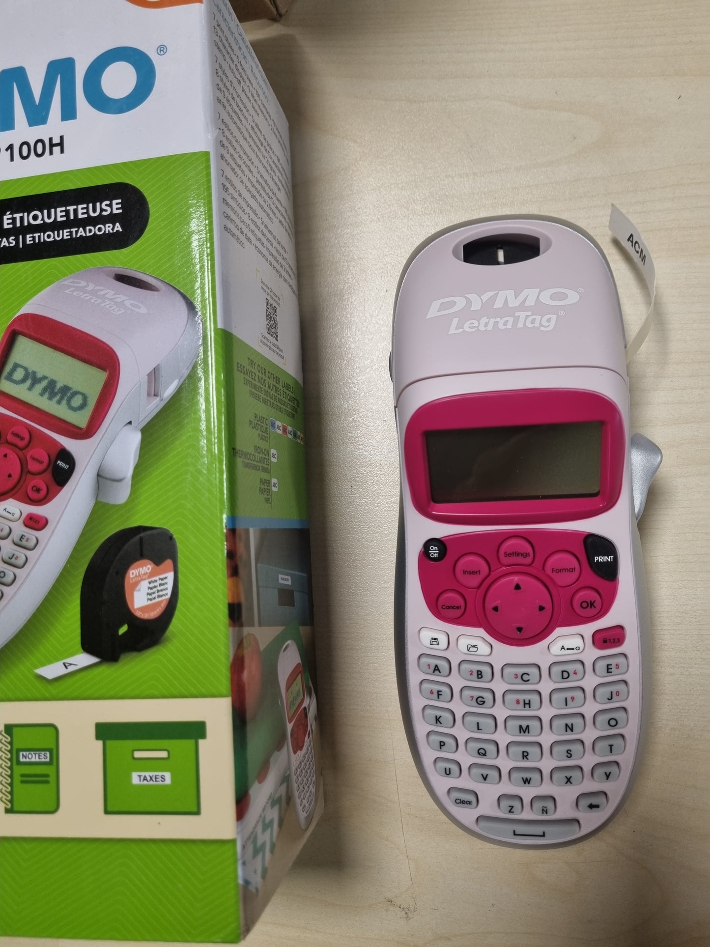 266328 - DYMO LETRATAG LT-100H - Printer portativ etiketash, Tastiera ABC, Ekran LCD 13 karaktere - Rozë