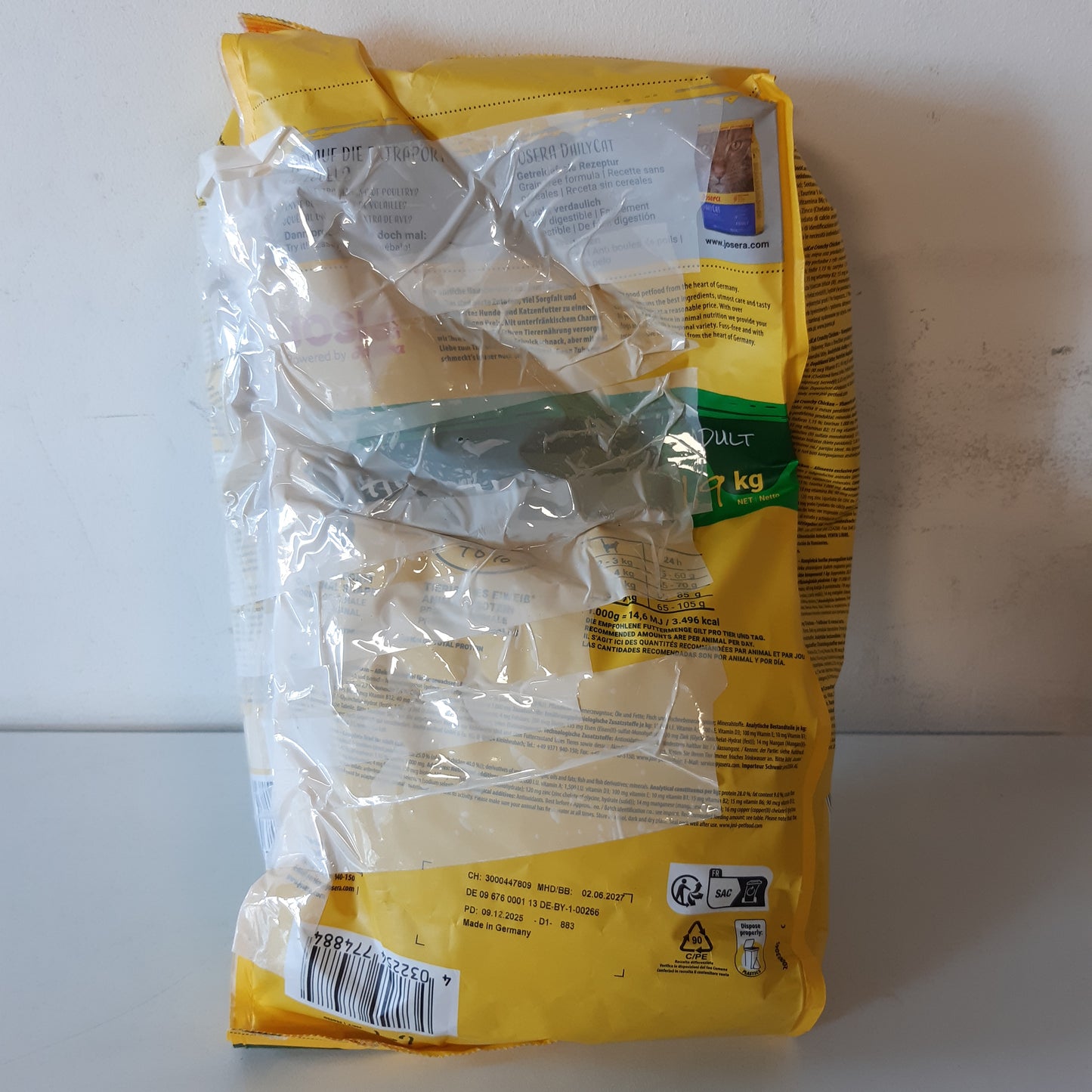 248804 - JOSERA JosiCat Pulë Kërcitëse 1.9kg - Ushqim i Thatë Premium për Mace të Rritura - 1 Copë për Pako