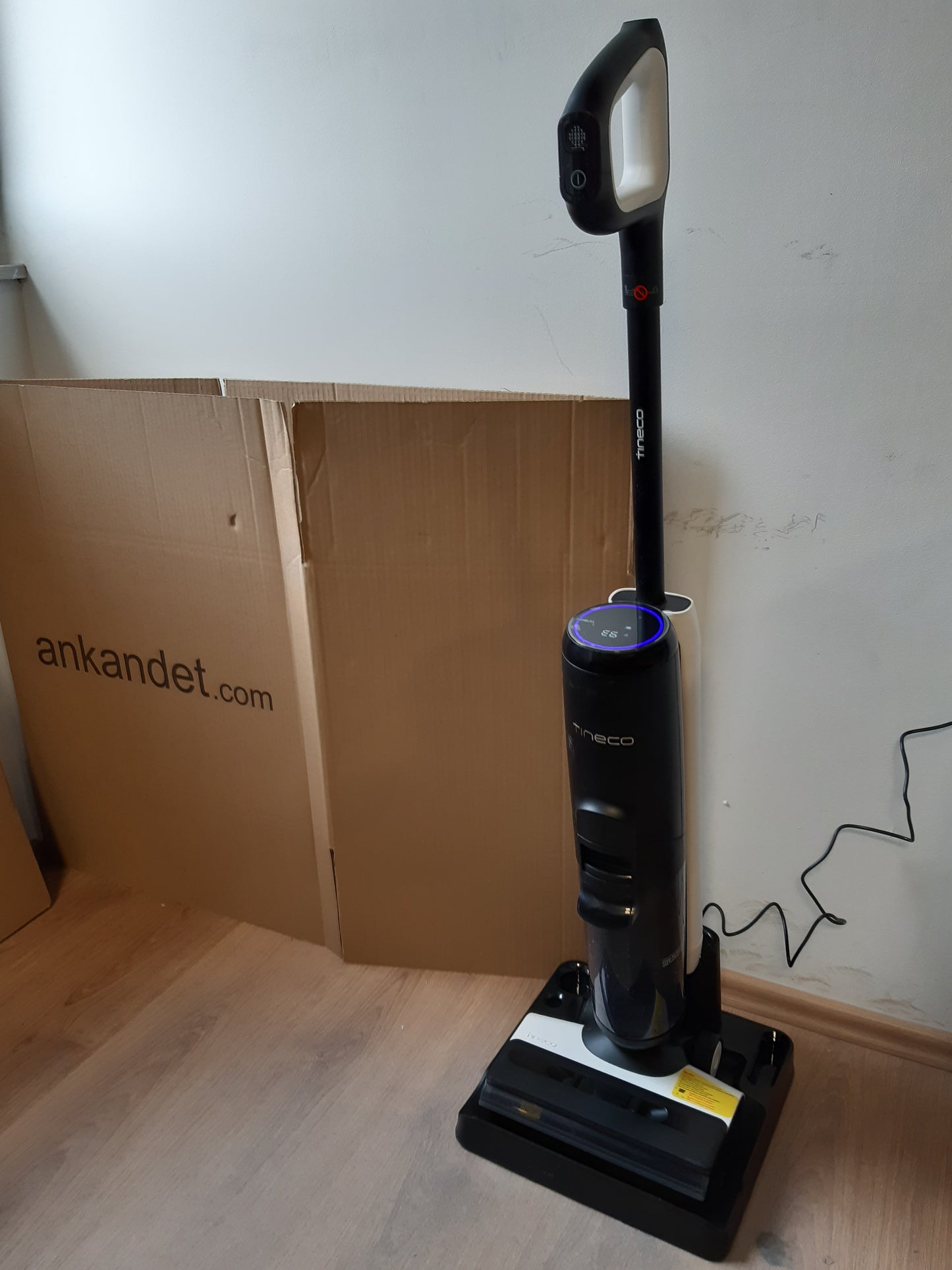 191011 - TINECO Pastrues Dyshemesh Floor One S6, për Dysheme të Forta, me Bateri të Gjatëzgjatshme, Ideal për Pastrim Papastërtish dhe Qime Kafshësh, Pastrim të Përmirësuar në Qoshe, Funksion Vetëpastrimi