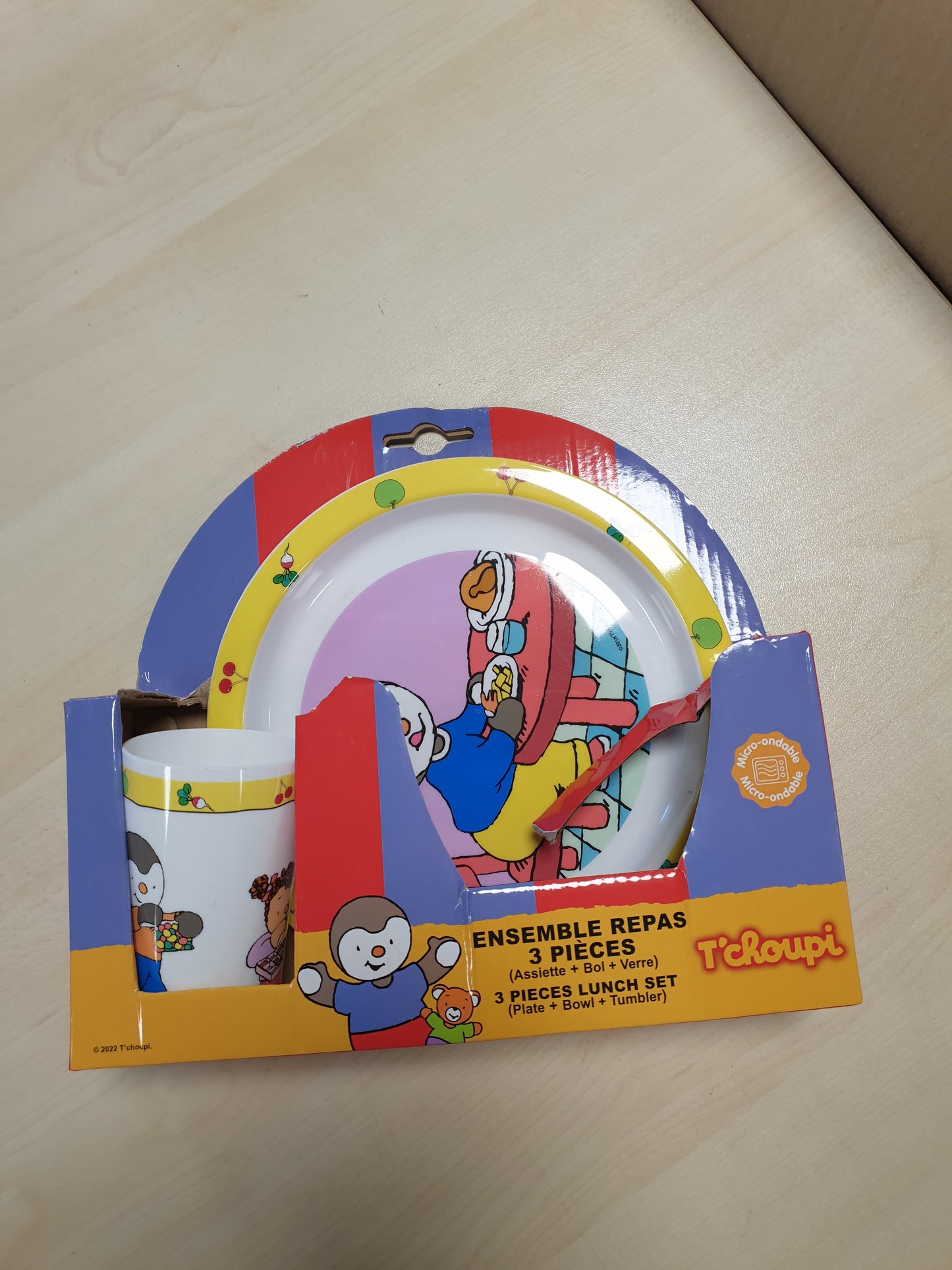 228466 - SHTËPIA ARGËTUese, Set Vaktesh T'Choupi, 1 Filxhan 220ml + 1 Pjatë + 1 Tas, i përshtatshëm për mikrovalë, e verdhë