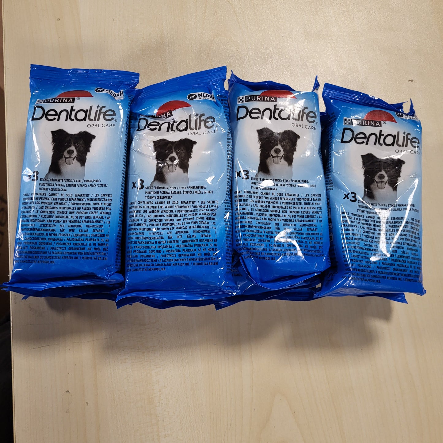 206738 - DENTALIFE - Trajtime të përditshme për kujdesin oral të qenve të rritur mesatarë, Qese me 42 shkopinj përtypës, Veprim pastrues natyral për pastrimin efektiv të dhëmbëve