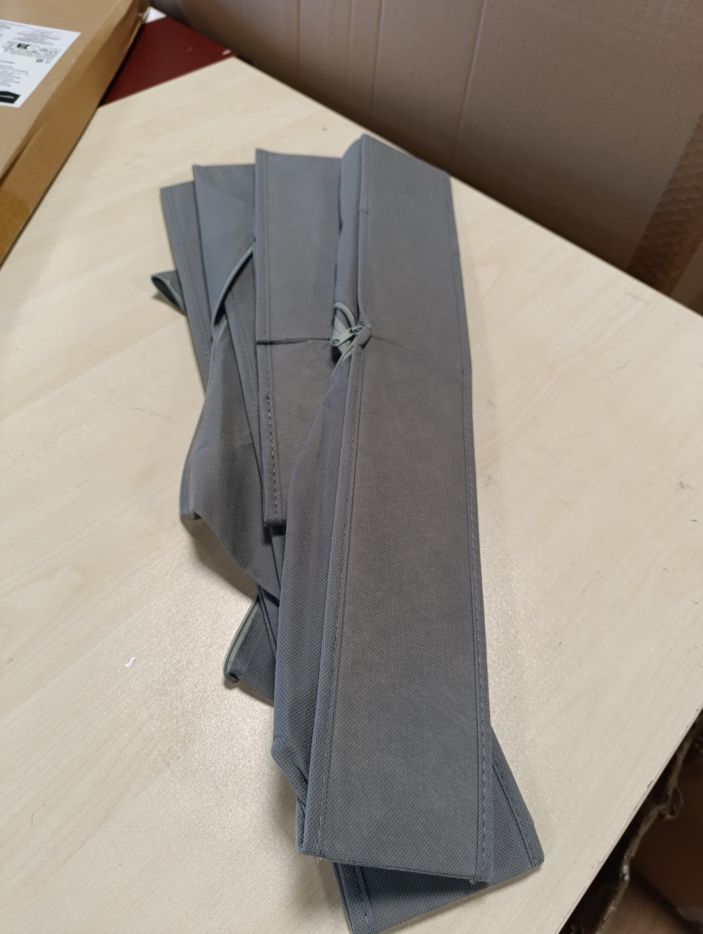 215129 - AMAZON BASICS Organizues për komodinë për të brendshme, pako me 4 copë, gri
