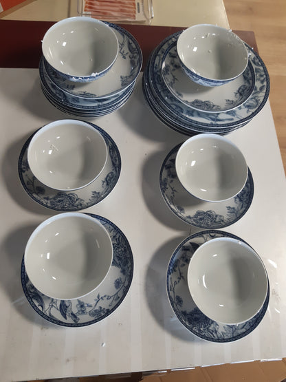 221047 - Set elegant darke me 24 pjesë, 100% porcelan, blu dhe e bardhë, përfshin pjata servirjeje, tasa, pjata ëmbëlsirash, mund të lahet në lavastovilje dhe mikrovalë
