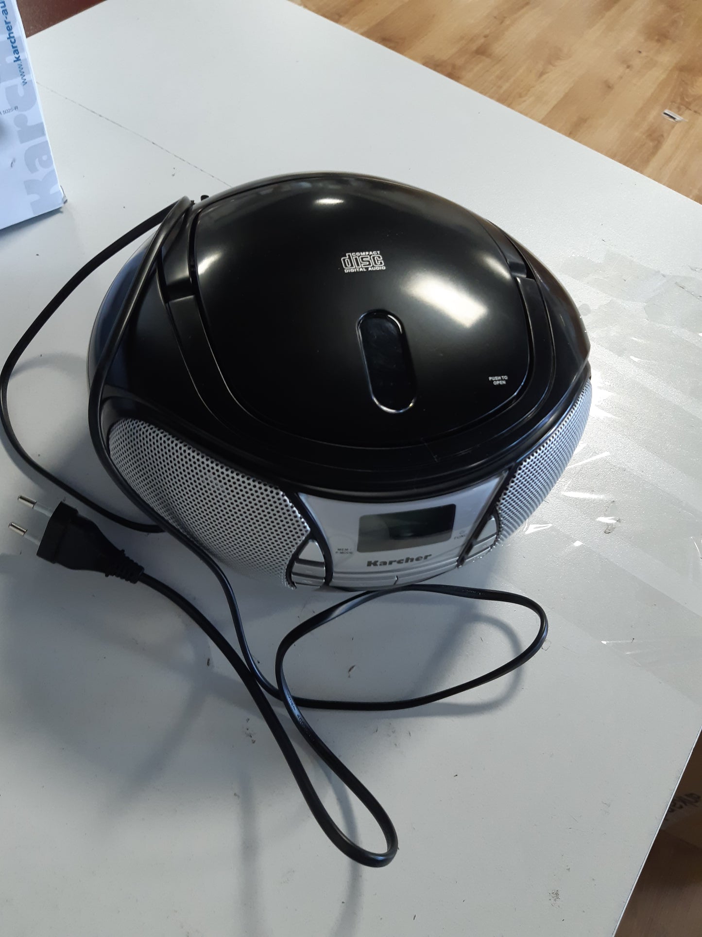 268219 - KARCHER Radio portative RR 5025-B, CD player, radio FM, AUX, funksionim nga rrjeti elektrik dhe bateria, e zezë