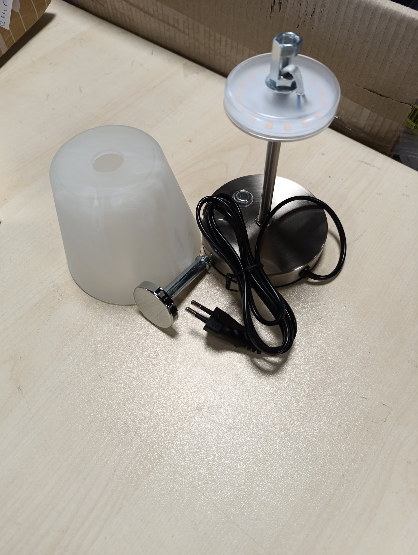 214493 - REALITY LEUCHTEN Llambë tavoline LED Emmy R52541907, metalike, 2.5 vat, nikel mat, xham i bardhë