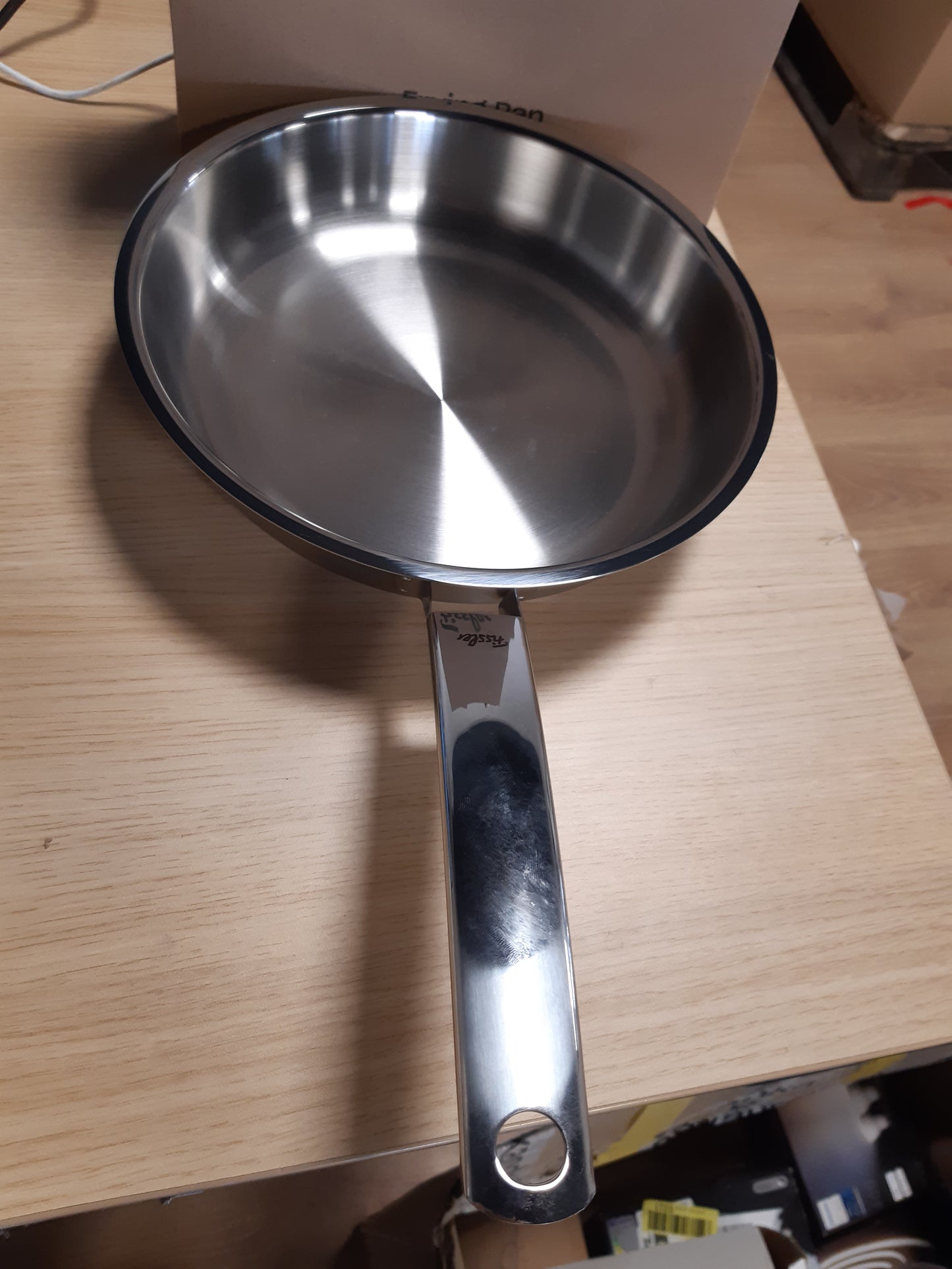 239316 - FISSLER – Tigan Pure Collection, çelik inox (Ø 24 cm) pa veshje, shkallë matëse e brendshme, PRODHUAR NË GJERMANI, Induksion