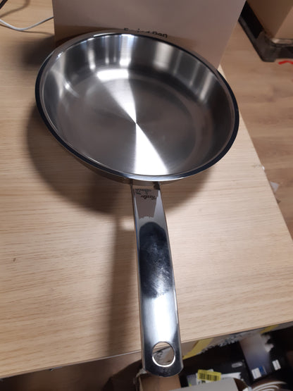 239316 - FISSLER – Tigan Pure Collection, çelik inox (Ø 24 cm) pa veshje, shkallë matëse e brendshme, PRODHUAR NË GJERMANI, Induksion