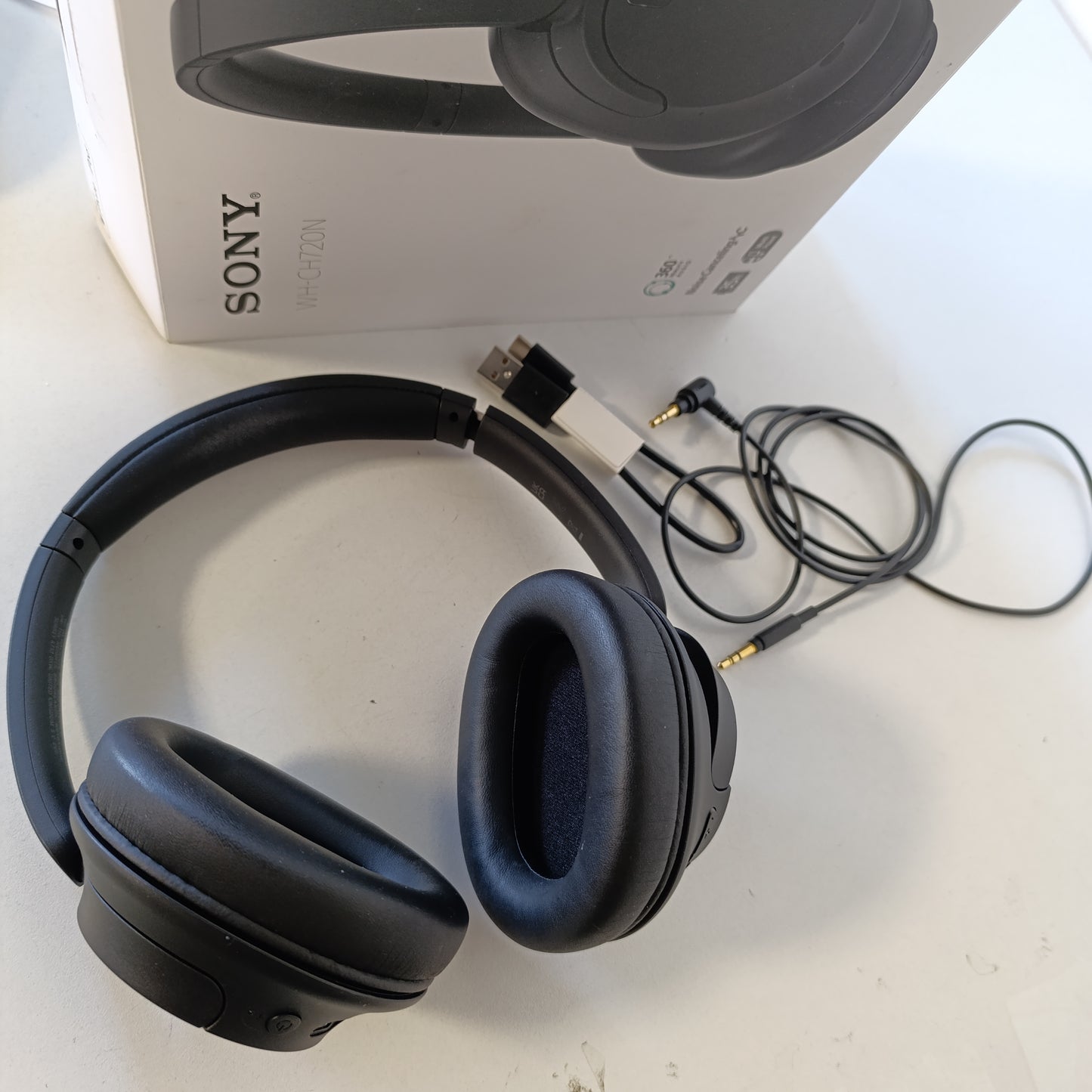 267702 - SONY WH-CH720N - Kufje pa tel Bluetooth me anulim zhurmash - Mikrofon i integruar - Jetëgjatësi baterie deri në 35 orë - Karikim i shpejtë - Ngjyra: e zezë