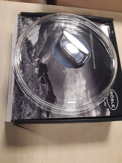 236061 - RÖSLE SILENCE - Kapak qelqi borosilikat, Kapak tenxhereje me cilësi të lartë me dorezë çeliku inox 18/10, 28 cm, rezistent ndaj temperaturës deri në 260 °C, i përshtatshëm për lavastovilje