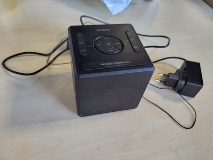266467 - PHILIPS Radio-orë FM TAR4500, dy alarme, portë karikimi USB-C