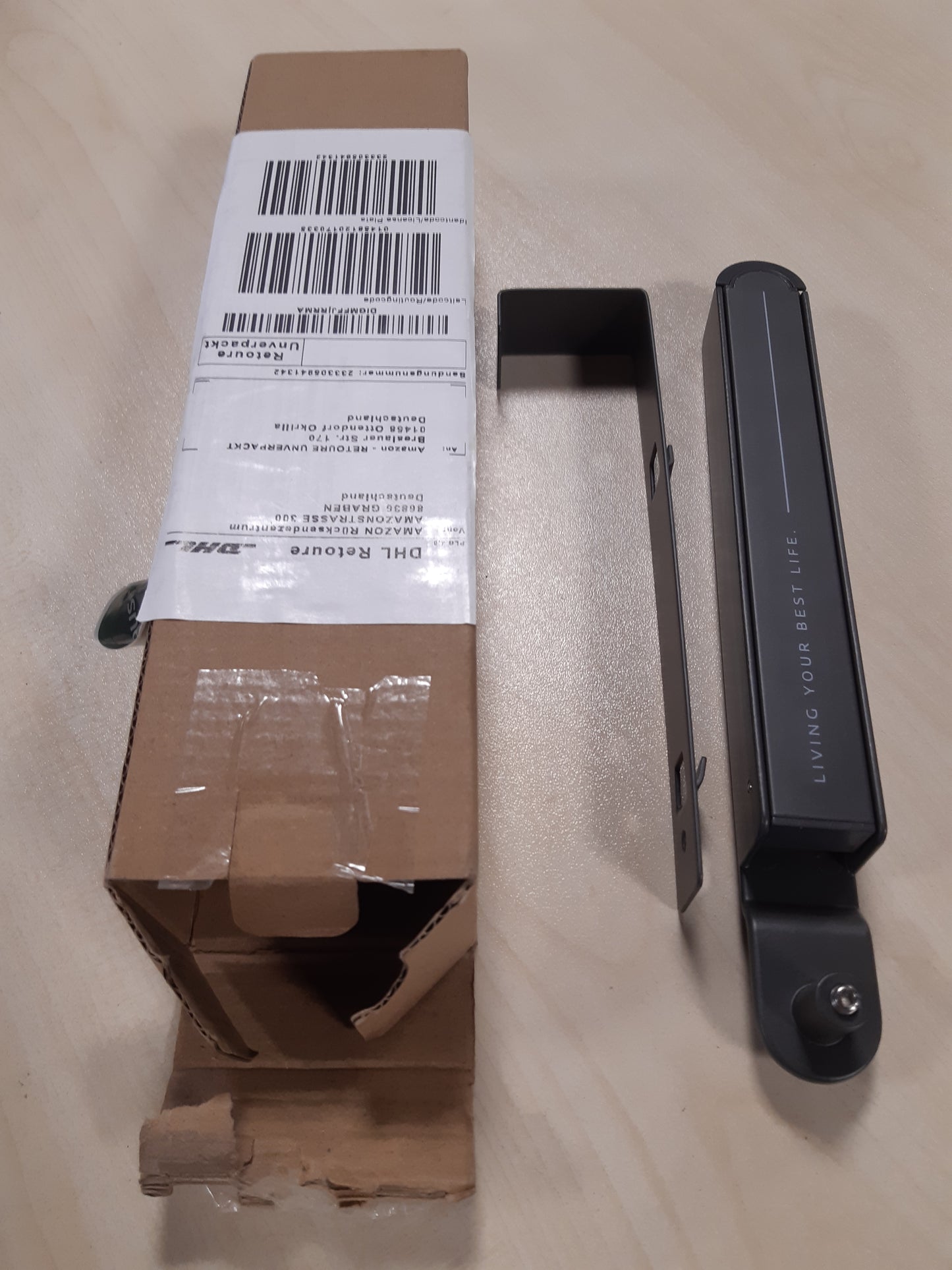 163900 - VARËSE RROBASH metali i palosshëm me tërheqje 34cm- Hapësirë për 6 veshje, Shtroje anti-rrëshqitëse për dere nën 4.4cm, Pa nevojë për shpim, Për Rroba dhe Peshqirë, Ngjyra e Grit (1 Copë)