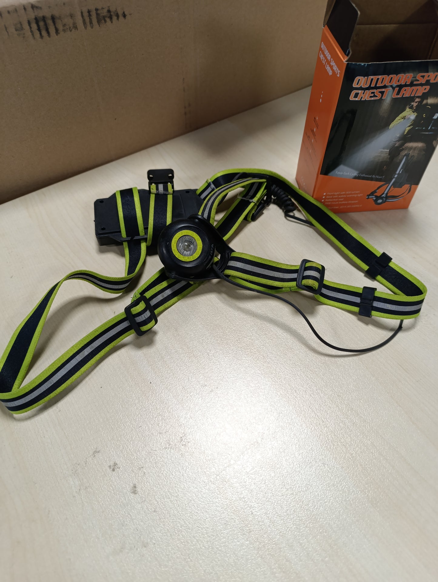 247769 - ICOCPRO Dritë Vrapimi, LED e Rregullueshme 90°, 500 Lumen, e Papërshkueshme nga Uji, Rikarikueshme me USB, Dritë e Kuqe, e Zezë