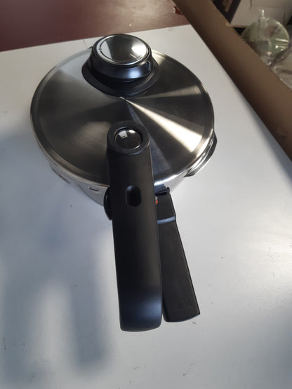 250026 - FISSLER Tenxhere me Presion Vitavit Premium, 2.5 L, Ø 18 cm, prej çeliku inox, 4 nivele gatimi, e pajtueshme me induksionin