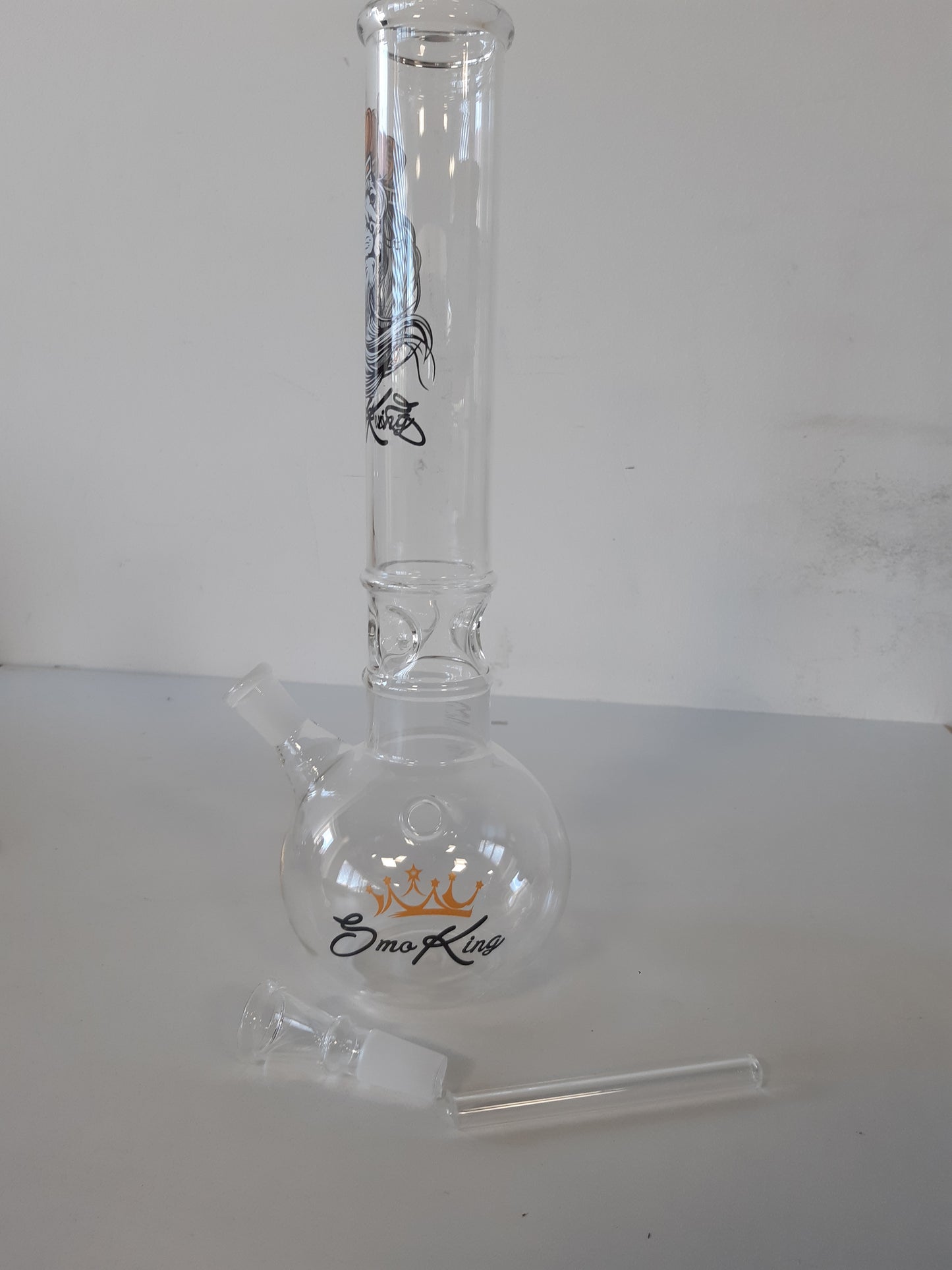 201158 - HEAD&NATURE BONG - Bong Akulli Me Formë Luani Të Tymosur, Logon e Luanit, Lartësi 30 cm, Bashkim 14.5 mm - Koleksioni Head&Nature Bong