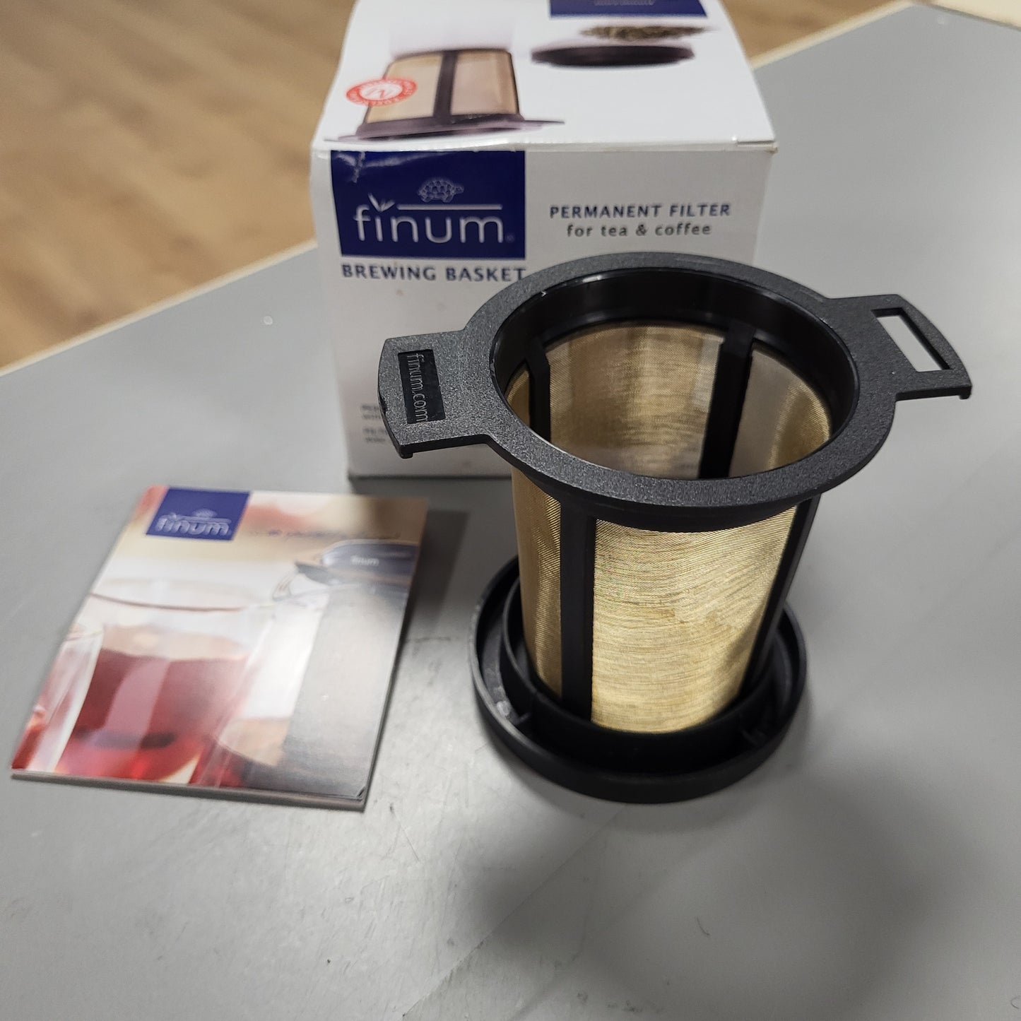263961 - FINUM Shportë për përgatitjen e çajit (M) – Filtër çaji dhe kafeje i ripërdorshëm, Infuzues i përhershëm çaji, Filtër filxhani dhe gote, Kullues erëzash, Kullues bimësh, Pa BPA, Rrjetë çeliku inox, Shije neutrale – E zezë
