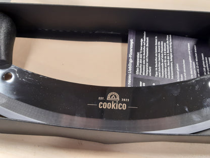 167971 - COOKICO Prerës Pice Profesional 30 cm, me Doreza Ergonomike dhe Mbrojtëse, Materiali: Çelik Inoks - Thikë Lëkundëse për Pica dhe Erëza