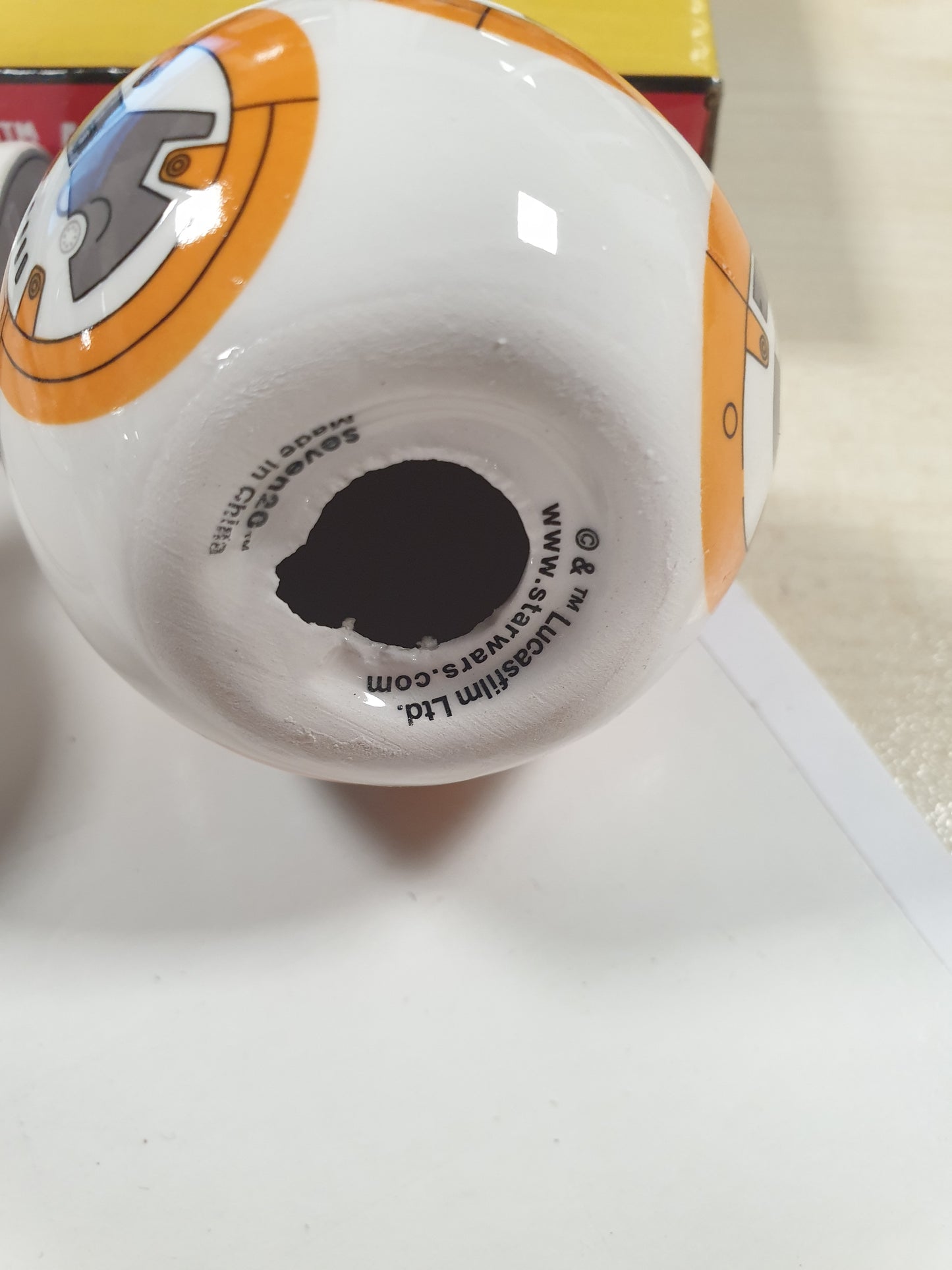 204752 - STAR WARS BB-8 dhe DOO Set Kripëzues dhe Piperqelqyes Qeramik | 2 Kopë