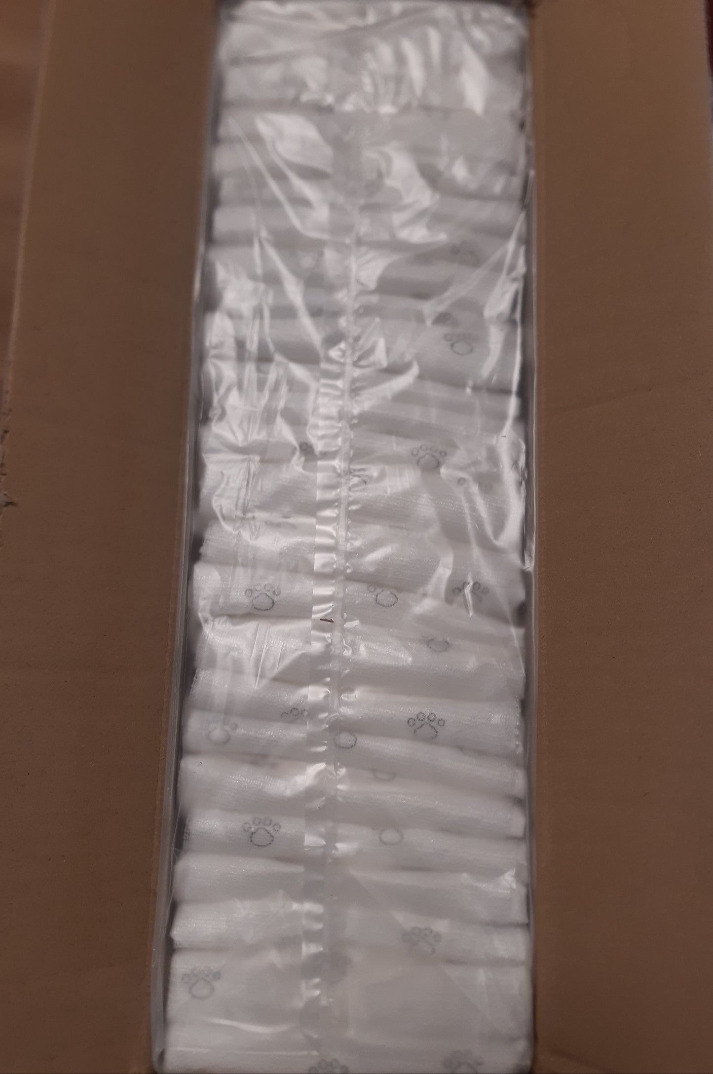 196214 - AMAZON BASICS Pelena për Qen Meshkuj, e Disponueshme, Madhësia e Mesme, Pako prej 50, të Bardha