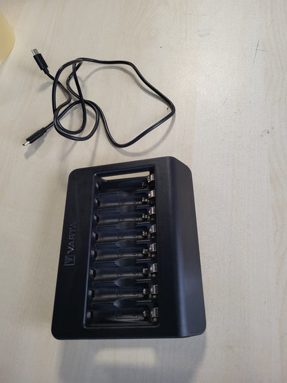 266604 - VARTA Karikues Baterie Rikarikueshëm për Bateri AA/AAA, deri në 8 Bateri, LCD+, Vend Karikimi Individual