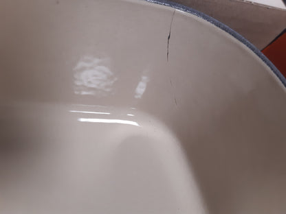 199020 - LE CREUSET Tigan Pjekjeje i Zi Mat prej Gize, 33 cm, Kapacitet 4.6 L, i Përshtatshëm për të Gjitha Burimet e Nxehtësisë përfshirë Induksionin, Kod 20184330002422