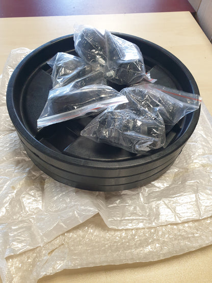 202113 - BORDEAG Mbajtëse Bimësh me 3 Pjesë dhe Rrota, Dimensione 29.5 x 29.5 x 5 cm, Përbërës për Vazo Lulësh, Kapacitet Ngarkese Prej 50kg, për Përdorim të Brendshëm dhe të Jashtëm, E Zezë