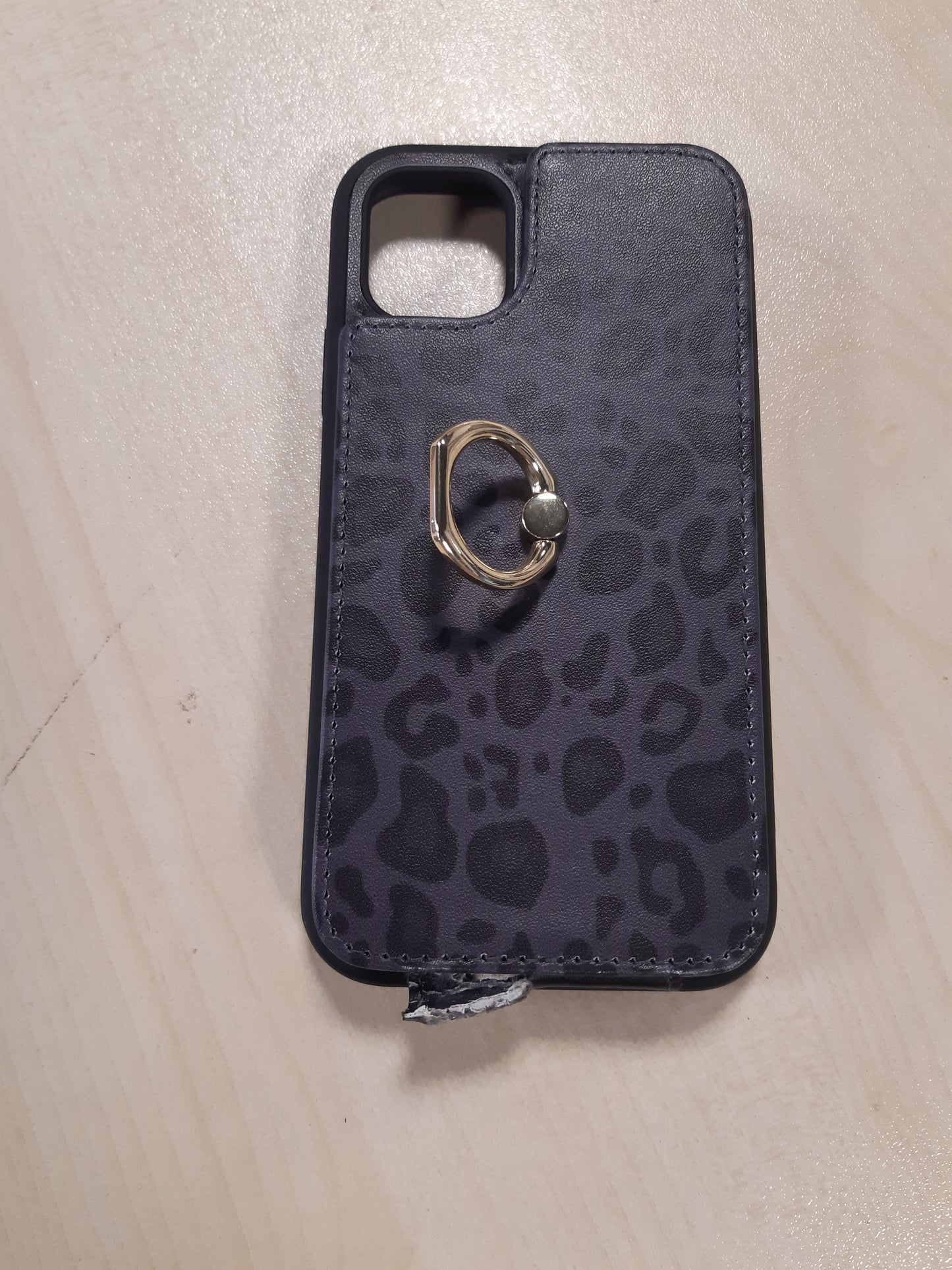 189975 - SAILORTECH Mbajtëse për iPhone 11 me Unazë dhe Vendosje për Kartë Krediti, Leopard i Zi - Modele për Burra dhe Femra