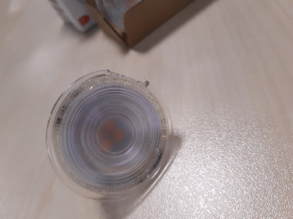252117 - OSRAM - LED BASE MR16, pako me 5 llambash, zëvendëson llambat inkandeshente 35W, e bardhë e ngrohtë (2700K), 3.8W, bazë GU5.3, xham i akrilikuar