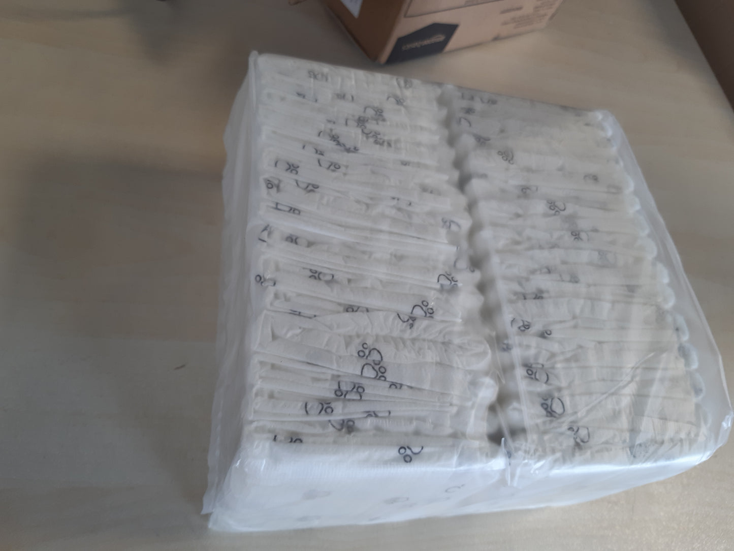 252456 - Amazon Basics Pelena të disponueshme për qen me 30 copë, madhësia XS, të bardha