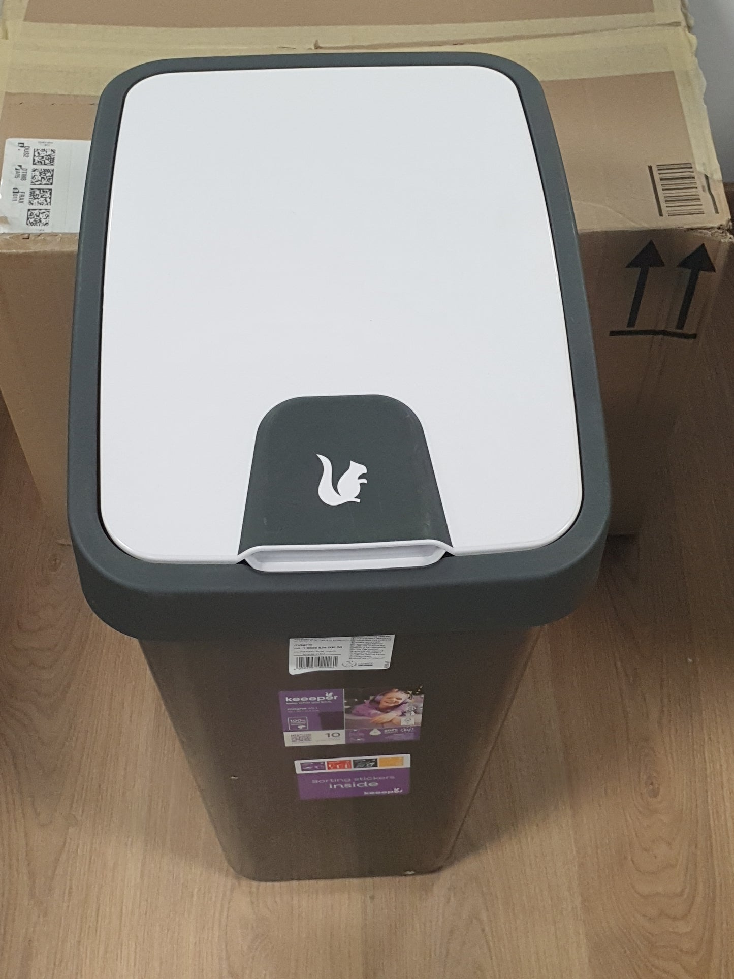 255966 - Keeeper. Kosh mbeturinash Premium me kapak që hapet, 45 l, magnetik, gri grafit