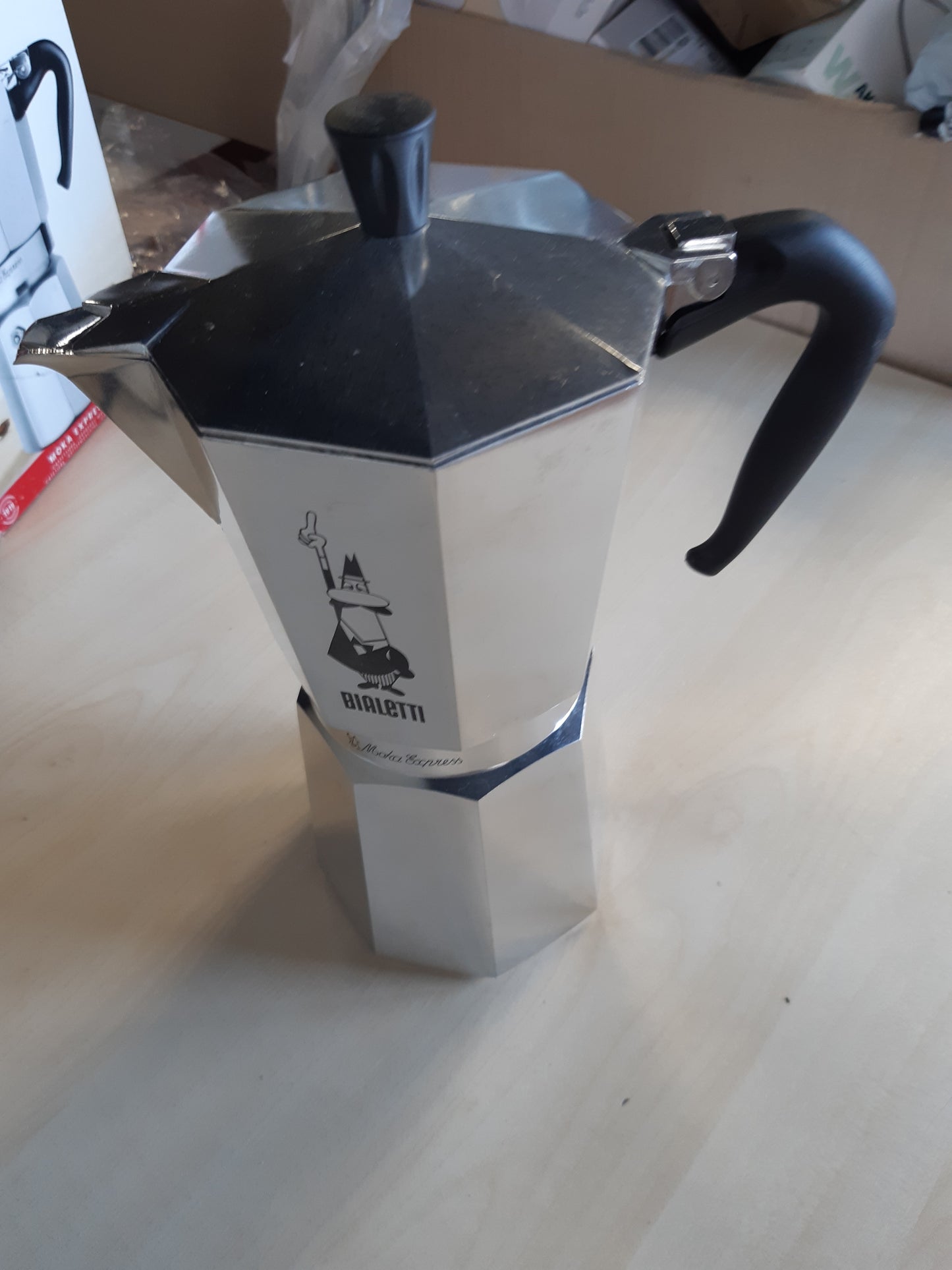 245212 - BIALETTI Moka Express, Makina për espresso, 800ml (18 gota), alumini, argjendi