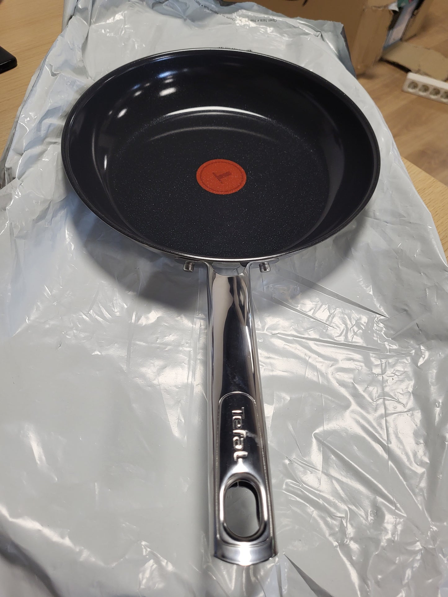246180 - TEFAL Tigan Duetto On 24 cm, shtresë qeramike jo-ngjitëse Go Ceram, Thermo-Signal, dorezë e fiksuar me thumba, çelik inox, G7660434